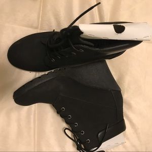 Ankle bootie